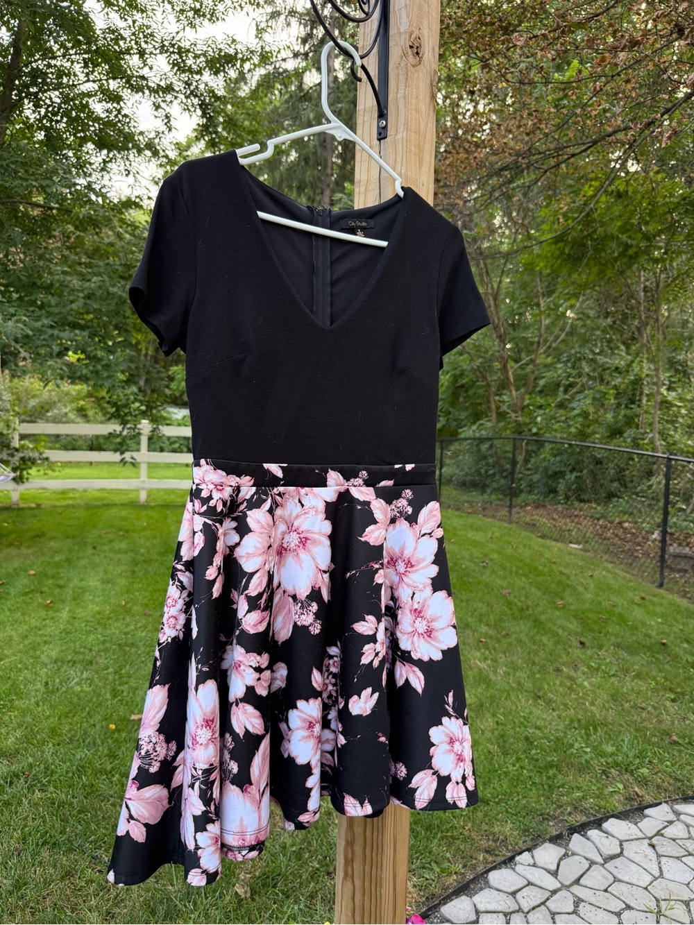 EUC CITY STUDIO Skater Dress with Pink Floral Skirt, Darts, V Neck, Zipper Back